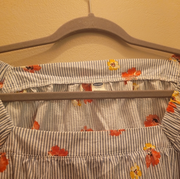 Old Navy 2x Plus striped top with flowers - Picture 3 of 4